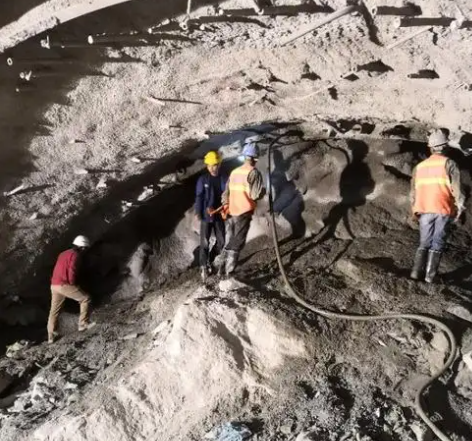 汉台拱顶带模注浆料的施工流程及注意事项